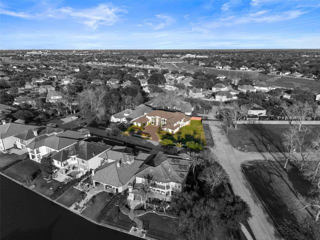 1010 Williams Lake Drive, Richmond, TX 77469