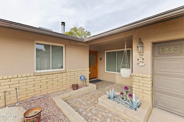 2528 E GENEVA Drive, Tempe, AZ 85282