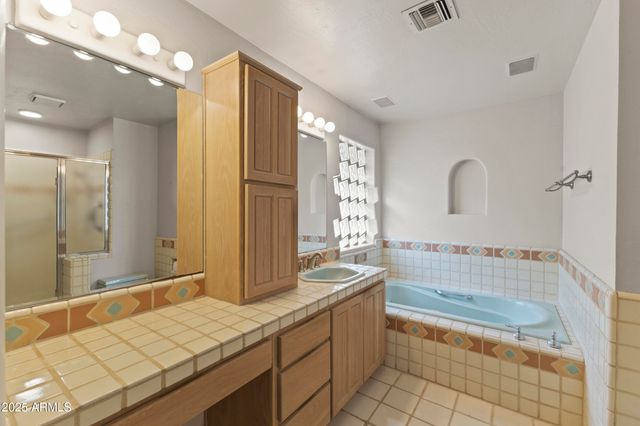 2528 E GENEVA Drive, Tempe, AZ 85282