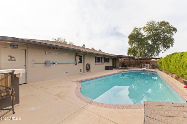 2528 E GENEVA Drive, Tempe, AZ 85282