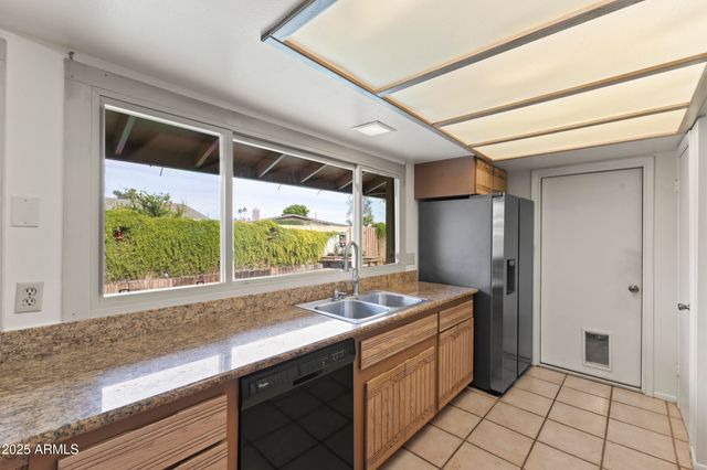 2528 E GENEVA Drive, Tempe, AZ 85282