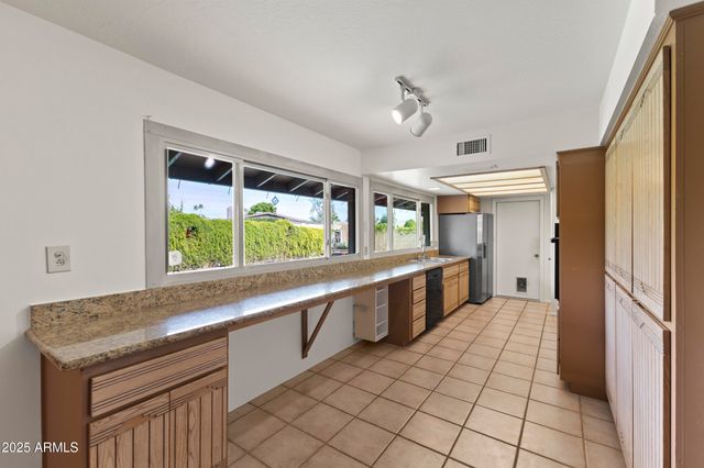 2528 E GENEVA Drive, Tempe, AZ 85282