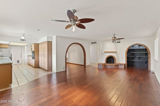 2528 E GENEVA Drive, Tempe, AZ 85282