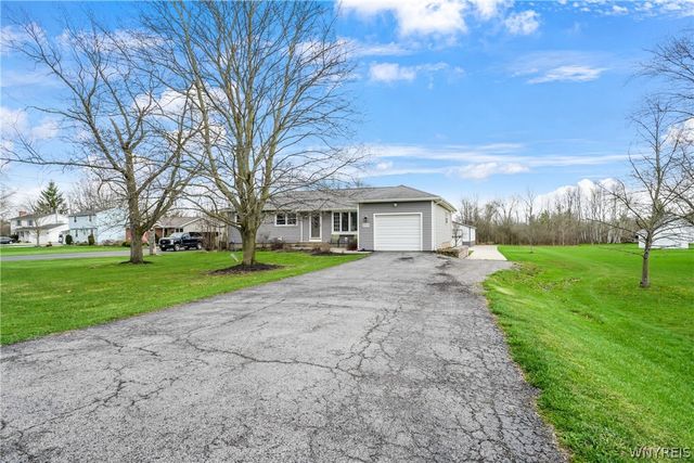 4710 Meyer Road, Pendleton, NY 14120