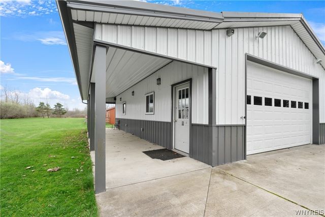 4710 Meyer Road, Pendleton, NY 14120