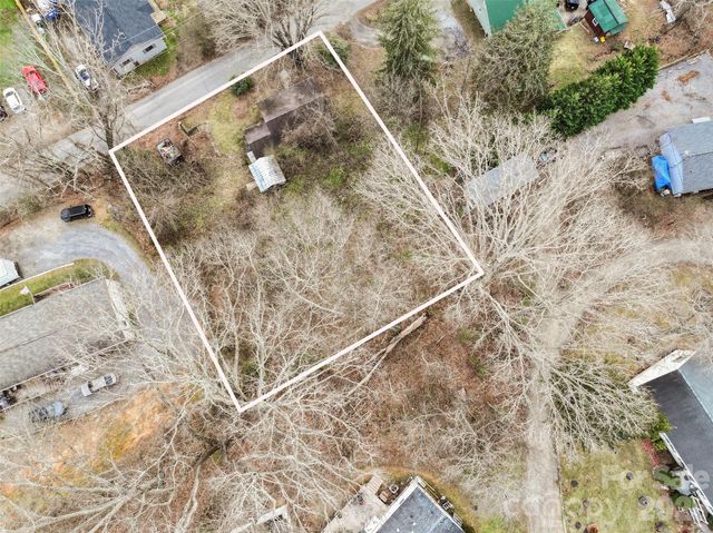 75 Travis Street, Clyde, NC 28721