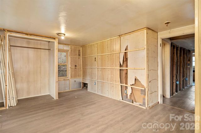 75 Travis Street, Clyde, NC 28721