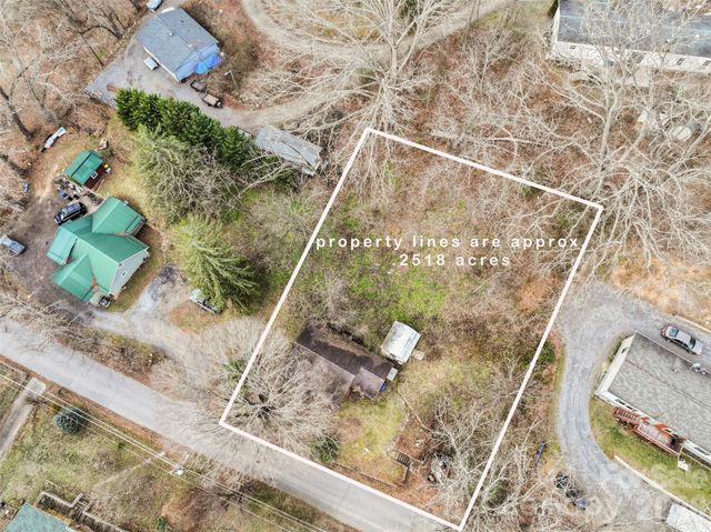 75 Travis Street, Clyde, NC 28721