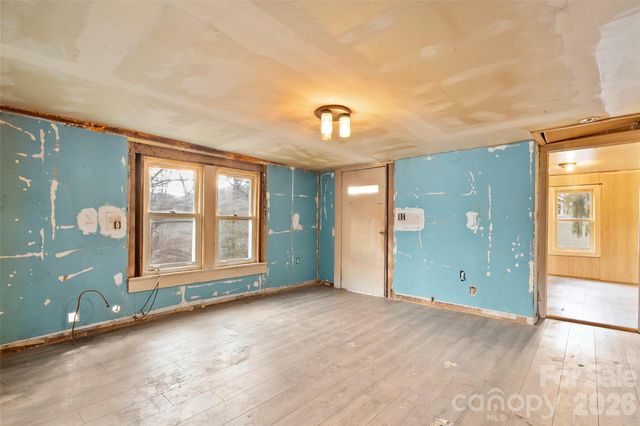 75 Travis Street, Clyde, NC 28721