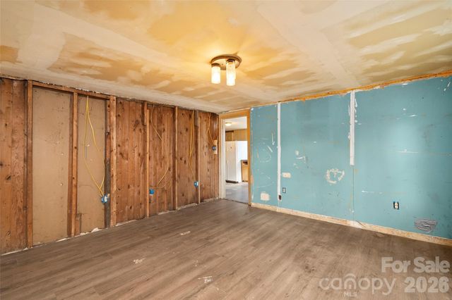 75 Travis Street, Clyde, NC 28721