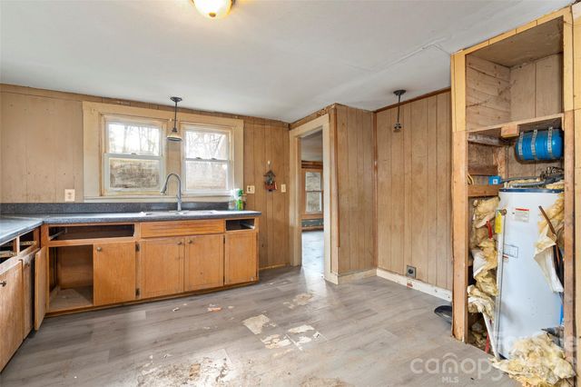 75 Travis Street, Clyde, NC 28721