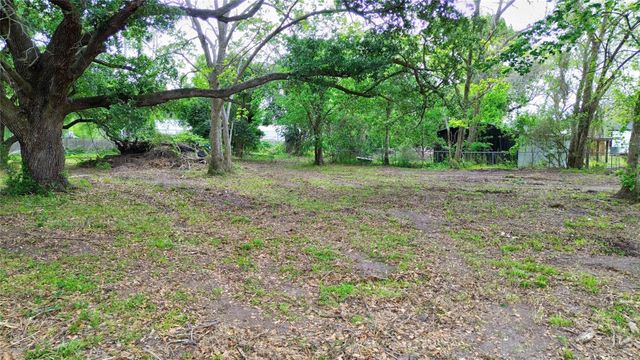 0 Avenue G, Danbury, TX 77534
