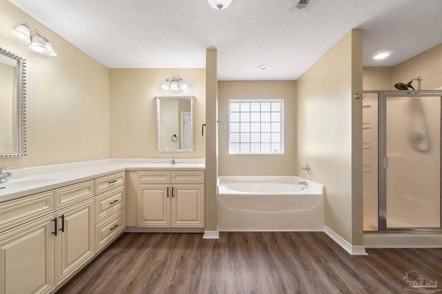 4836 Timber Ridge Dr, Pace, FL 32571