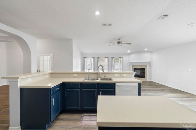 4836 Timber Ridge Dr, Pace, FL 32571