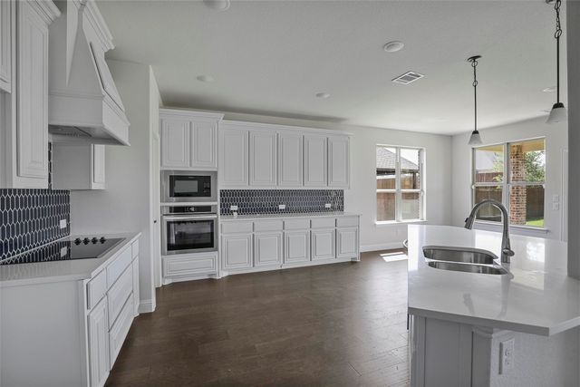 508 Bush Avenue, Waxahachie, TX 75165