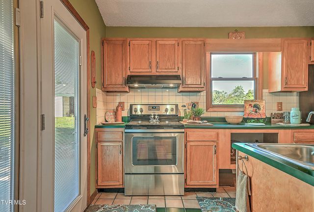 3124 Hickory Tree Road, Bluff City, TN 37618