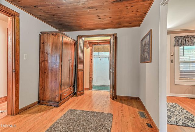3124 Hickory Tree Road, Bluff City, TN 37618