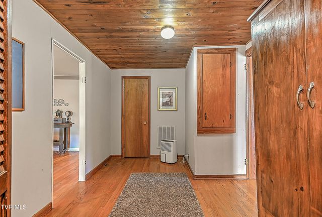 3124 Hickory Tree Road, Bluff City, TN 37618