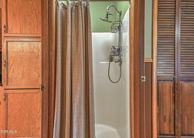 3124 Hickory Tree Road, Bluff City, TN 37618