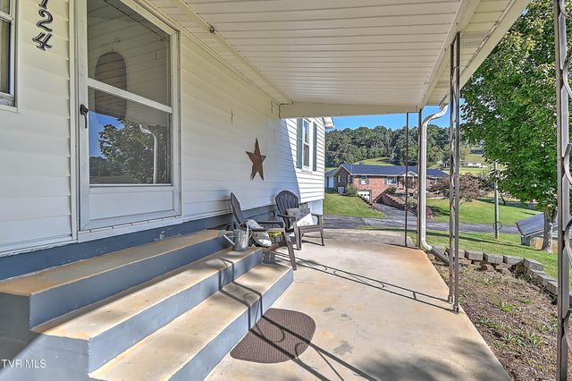 3124 Hickory Tree Road, Bluff City, TN 37618