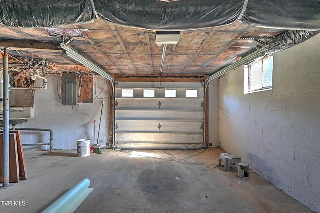 3124 Hickory Tree Road, Bluff City, TN 37618