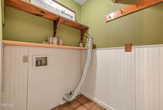 3124 Hickory Tree Road, Bluff City, TN 37618