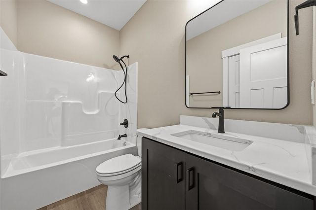 720 17th Avenue SW, Mt Vernon, IA 52314