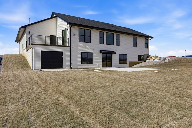 720 17th Avenue SW, Mt Vernon, IA 52314