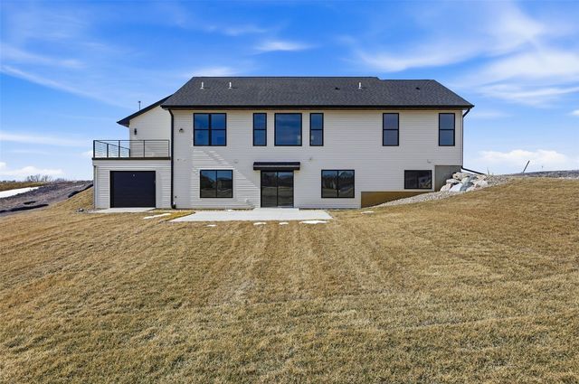 720 17th Avenue SW, Mt Vernon, IA 52314