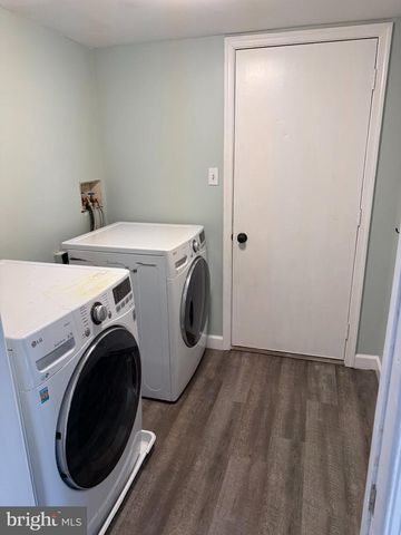 3501 MAJESTIC PINE LN, Fairfax, VA 22033