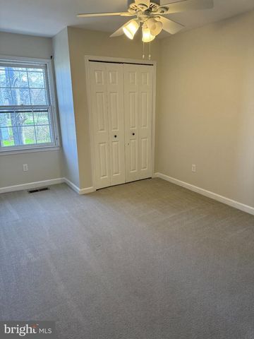 3501 MAJESTIC PINE LN, Fairfax, VA 22033