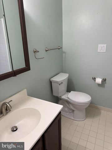 3501 MAJESTIC PINE LN, Fairfax, VA 22033