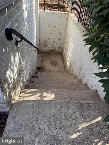 3501 MAJESTIC PINE LN, Fairfax, VA 22033