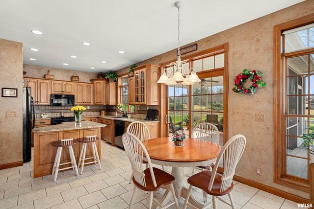 4330 W LONGMEADOW Court, Peoria, IL 61615