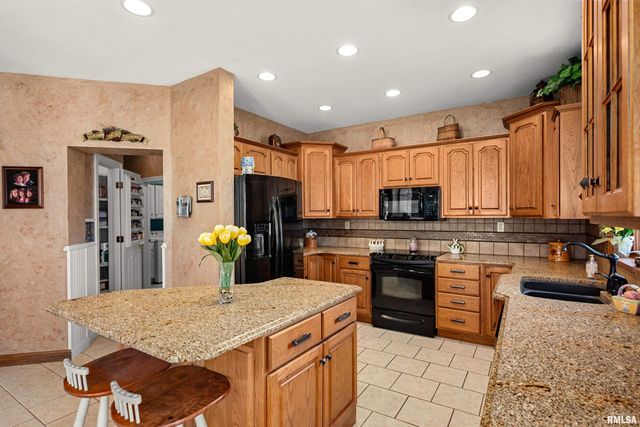 4330 W LONGMEADOW Court, Peoria, IL 61615