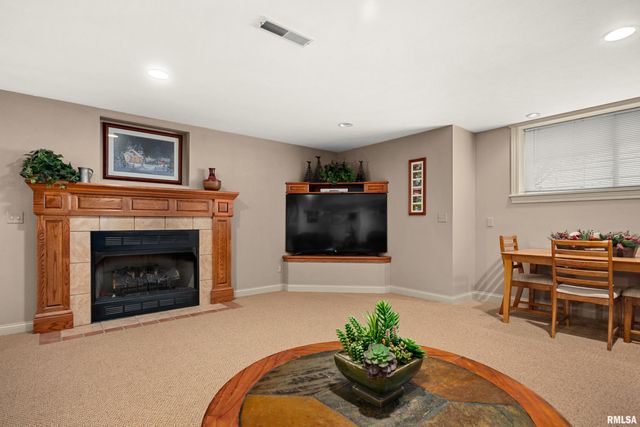 4330 W LONGMEADOW Court, Peoria, IL 61615