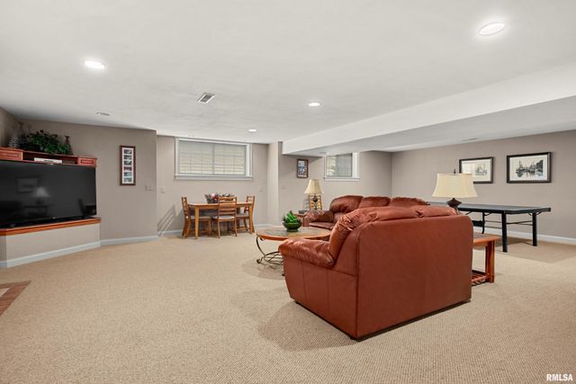 4330 W LONGMEADOW Court, Peoria, IL 61615