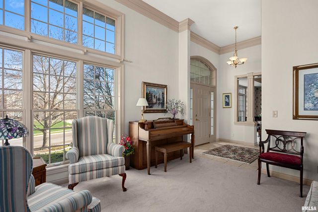 4330 W LONGMEADOW Court, Peoria, IL 61615