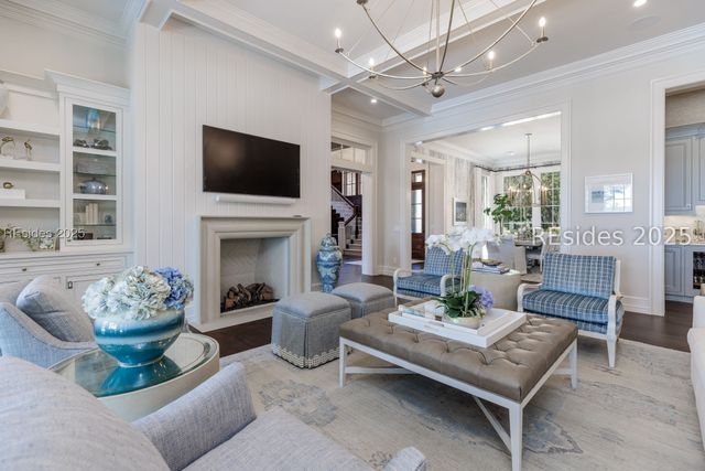 16 Hampton Ln, Bluffton, SC 29910