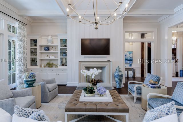 16 Hampton Ln, Bluffton, SC 29910