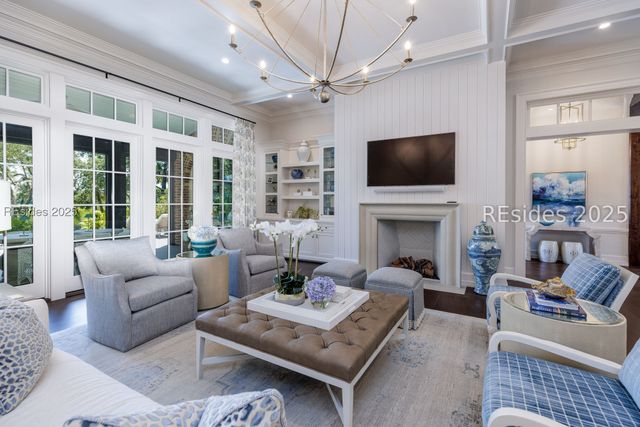 16 Hampton Ln, Bluffton, SC 29910