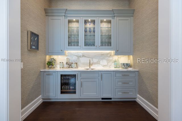 16 Hampton Ln, Bluffton, SC 29910