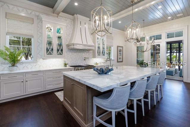 16 Hampton Ln, Bluffton, SC 29910