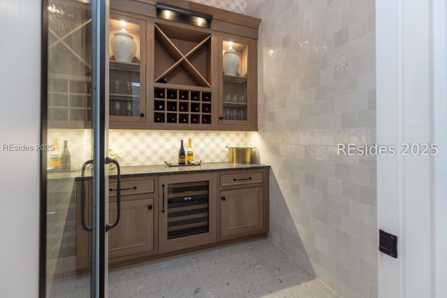 16 Hampton Ln, Bluffton, SC 29910