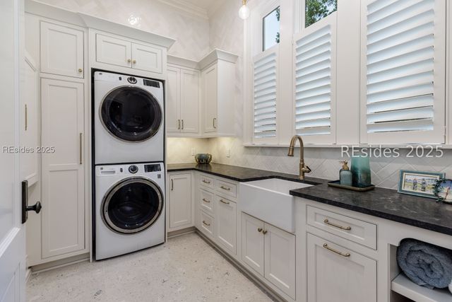 16 Hampton Ln, Bluffton, SC 29910