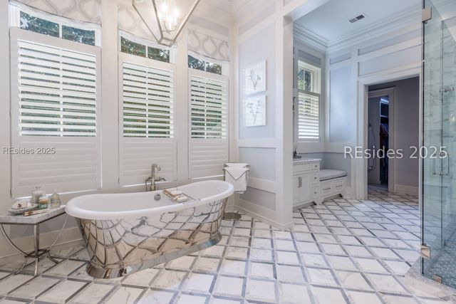 16 Hampton Ln, Bluffton, SC 29910