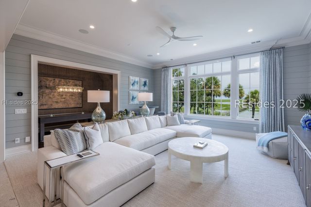 16 Hampton Ln, Bluffton, SC 29910