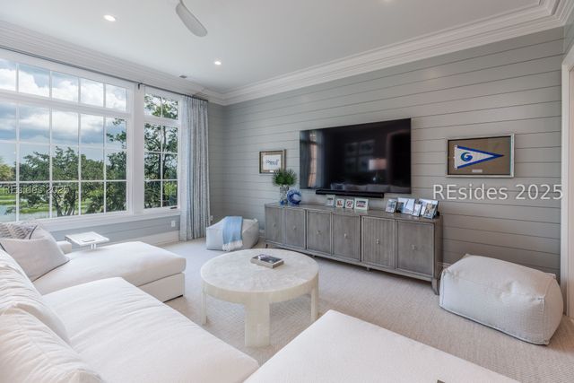 16 Hampton Ln, Bluffton, SC 29910