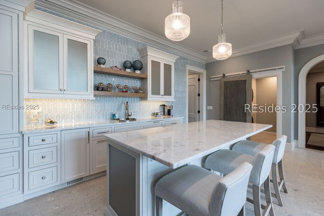 16 Hampton Ln, Bluffton, SC 29910