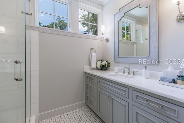 16 Hampton Ln, Bluffton, SC 29910